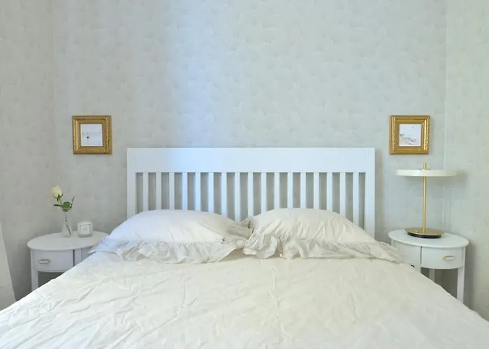 Lovely 2-Bedroom Apartment With Free Parking