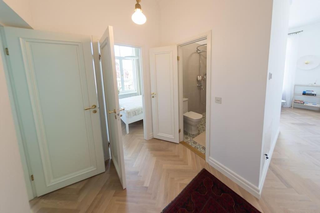 Lovely 2-bedroom With Free Parking *